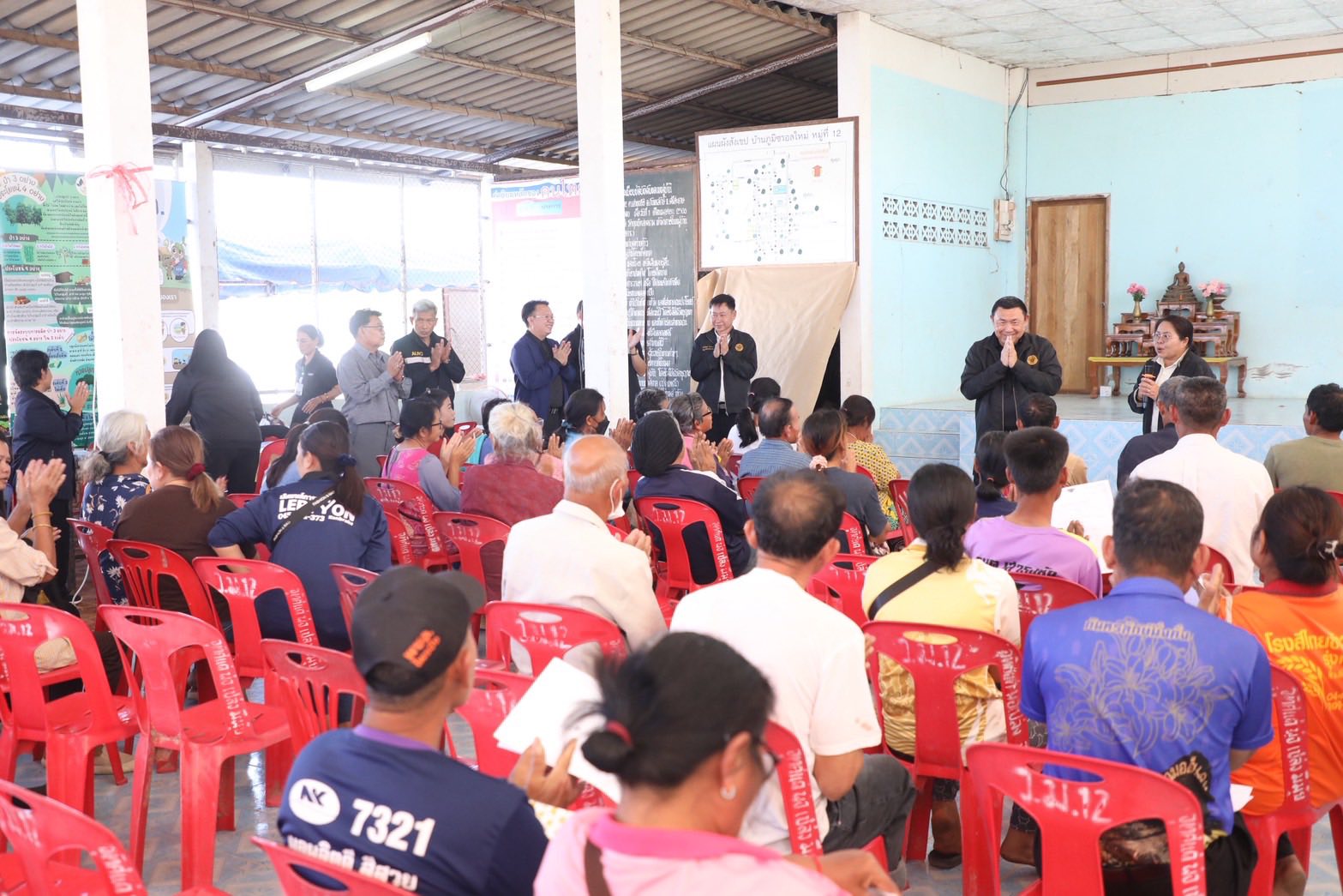 title - “ส.ป.ก. ไม่ทิ้งใครไว้ข้างหลัง” เลขาฯ สั่งลุย ศูนย์เคลื่อนที่ เร่งช่วยเกษตรกรในเขตปฏิรูปที่ดินในพื้นที่เสี่ยงภัย